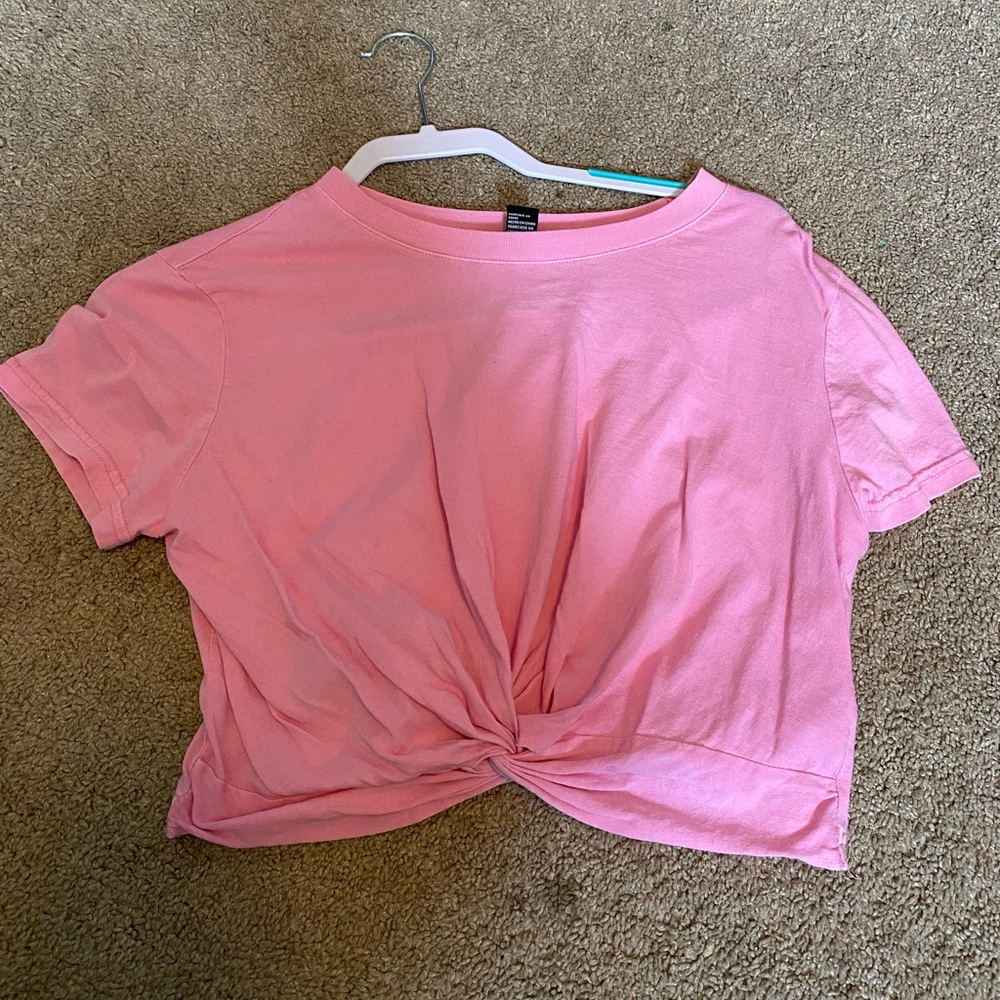 Forever 21 pink cropped tee